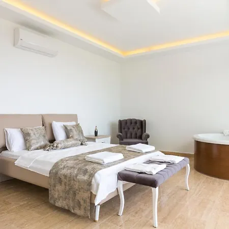 Islamlar Sleeps 4 With Pool Air Con And Wifi Vila Islamlar (Mediterranean)